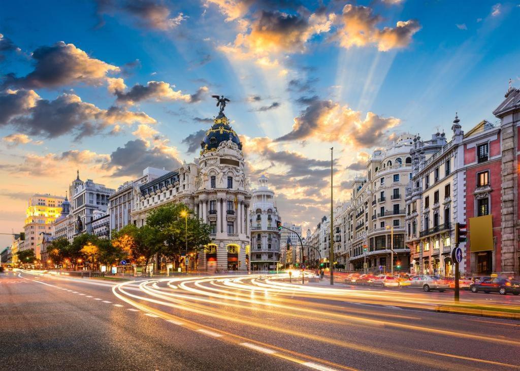 M&F 7 Rooms/7 Bathrooms Over Gran Via Madrid Exterior photo