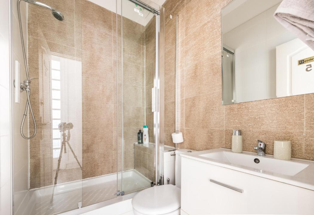 M&F 7 Rooms/7 Bathrooms Over Gran Via Madrid Exterior photo